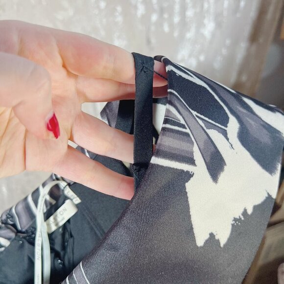 NWT Halston Heritage Crocus Print Off Shoulder Dress in Black Croc Size 4 - Picture 3 of 9